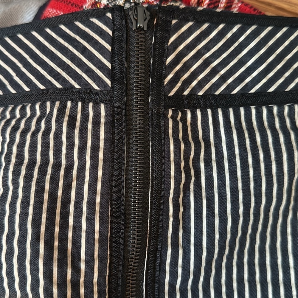 Worth Monochrome Striped Pencil Skirt with Zipper Detail - Picture 3 of 4